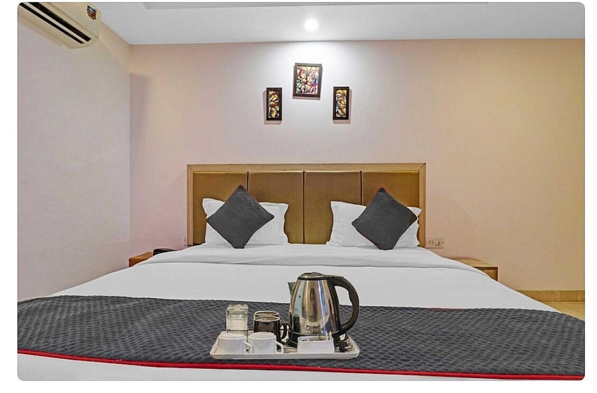 Super Hotel O Mahal Нью-Дели Экстерьер фото